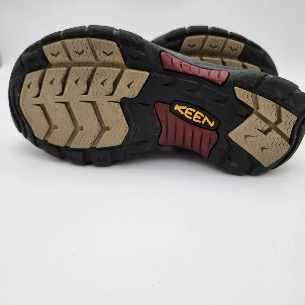 Keen Newport H2 Sandals Mens 9 Olive Green Waterproof Hiking Sport Shoes